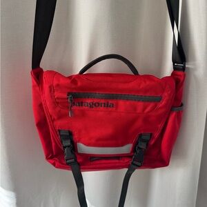 Patagonia Mini Mass Messenger Bag